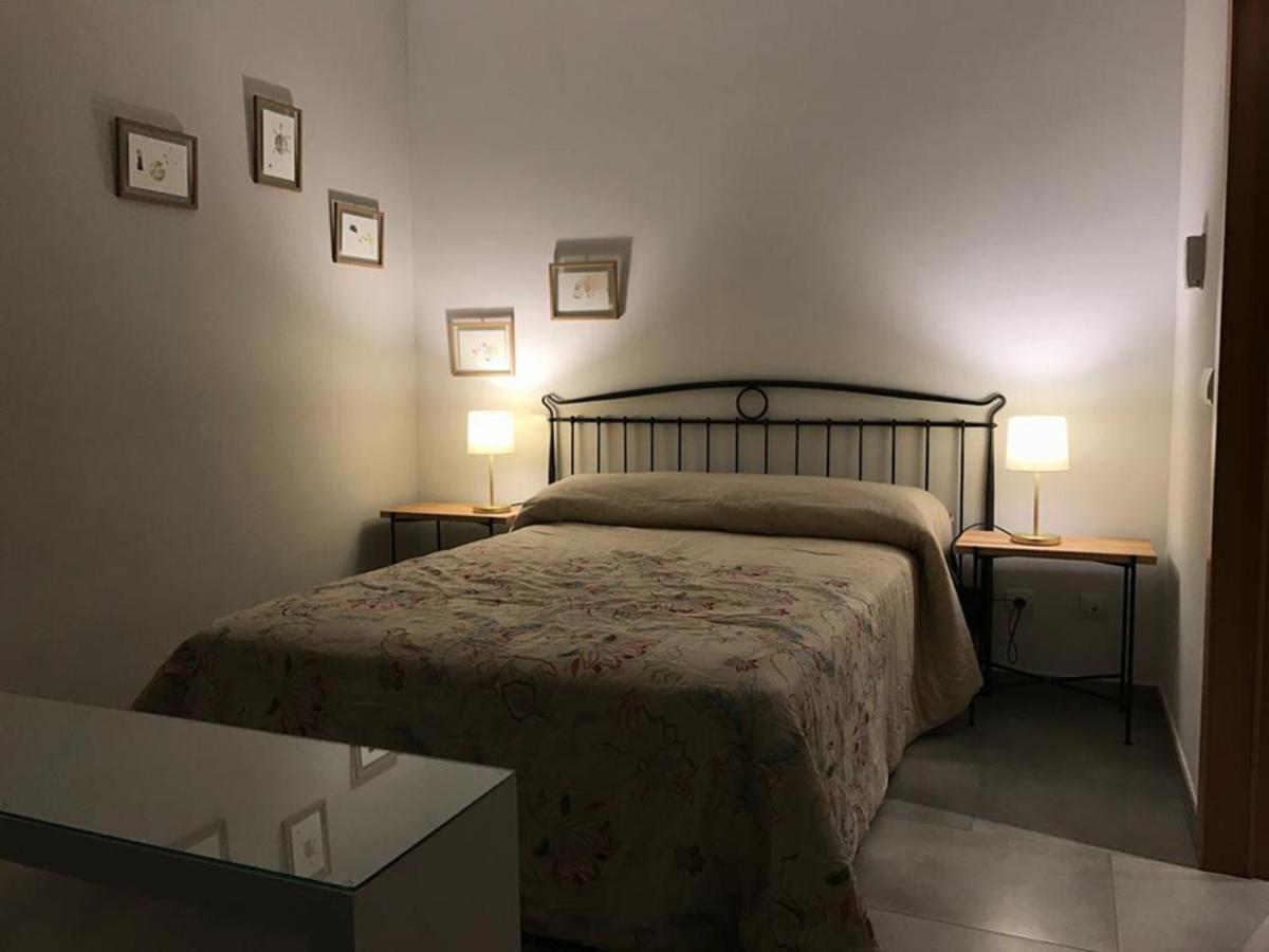 Apartamento En El Casco Historico, Frente A La Colegiata De San Isidoro, León Esterno foto